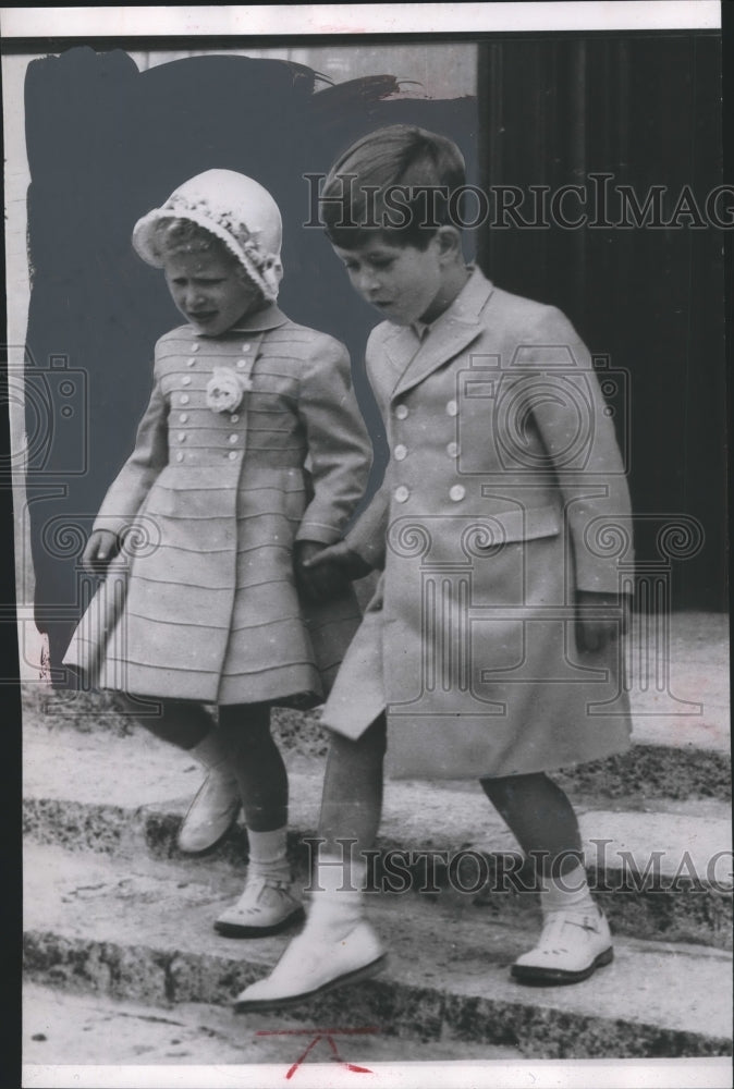 1954 Press Photo Prince Charles and his sister Princess Anne attended a parade