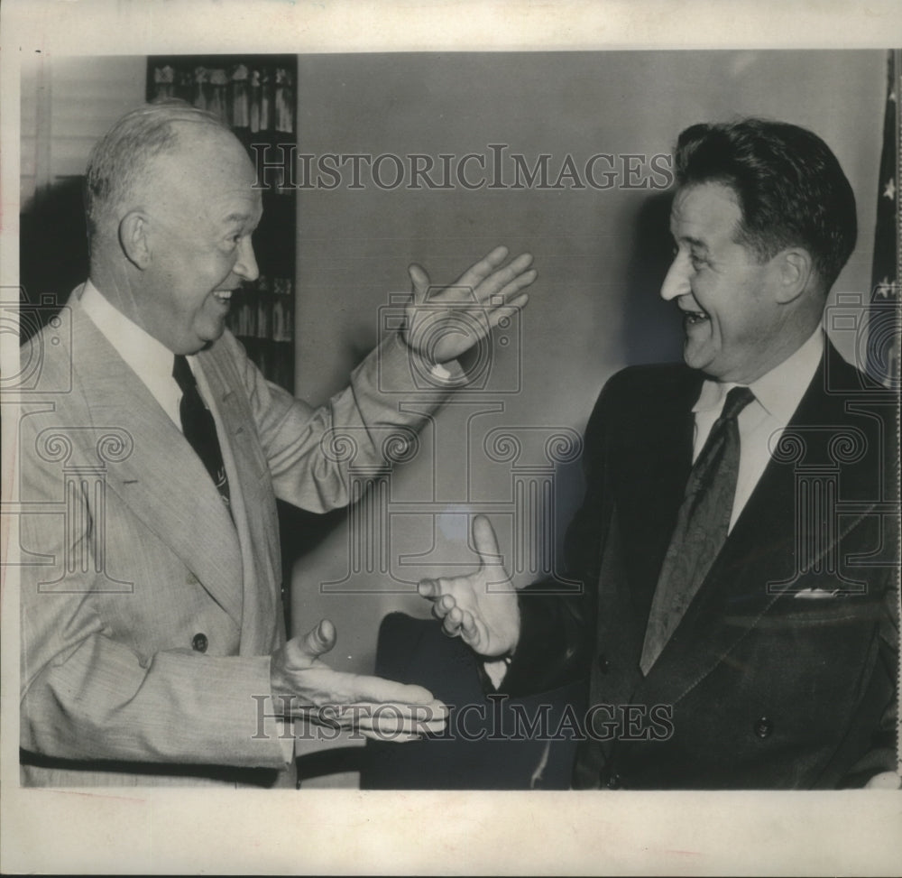 1952 Press Photo Representative Kersten of Milwaukee visits General Eisenhower.- Historic Images