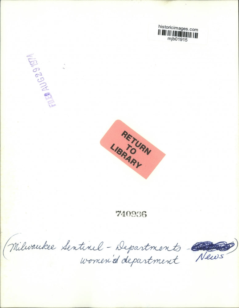 1974 Press Photo Milwaukee Sentinel's News Women - mjb01915