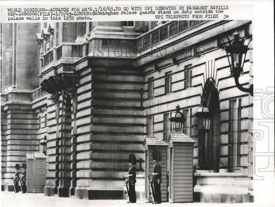 1965 Press Photo View of Buckingham Palace in London, England - mjb02057