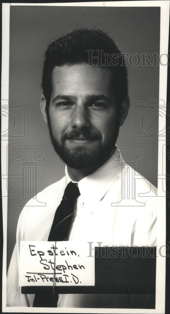 1988 Press Photo Steve Epstein, Milwaukee Journal Science Reporter- Historic Images