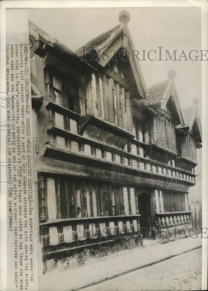 1940 Press Photo Historic Ford's Hospital, Coventry, England established in 1529
