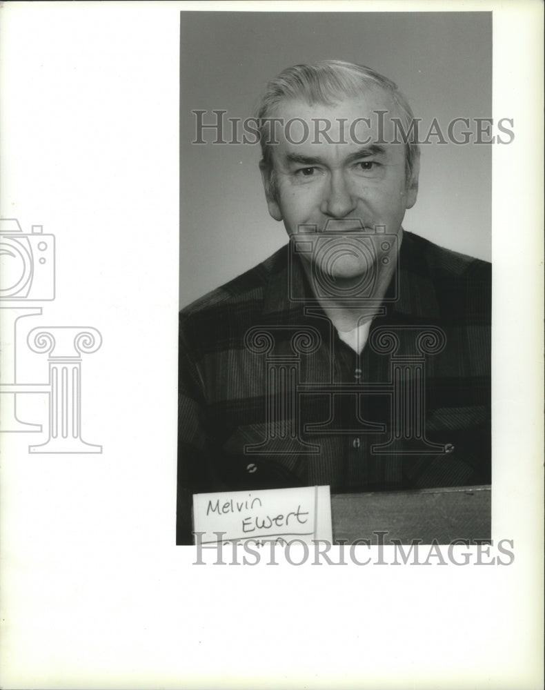 1994 Press Photo Melvin Ewert, Candidate for Senator. - Historic Images