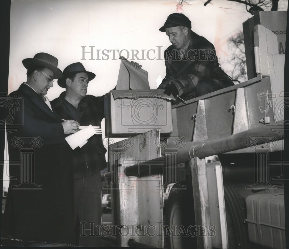 1954 Press Photo Election supplies loaded onto truck to be delivered to counties