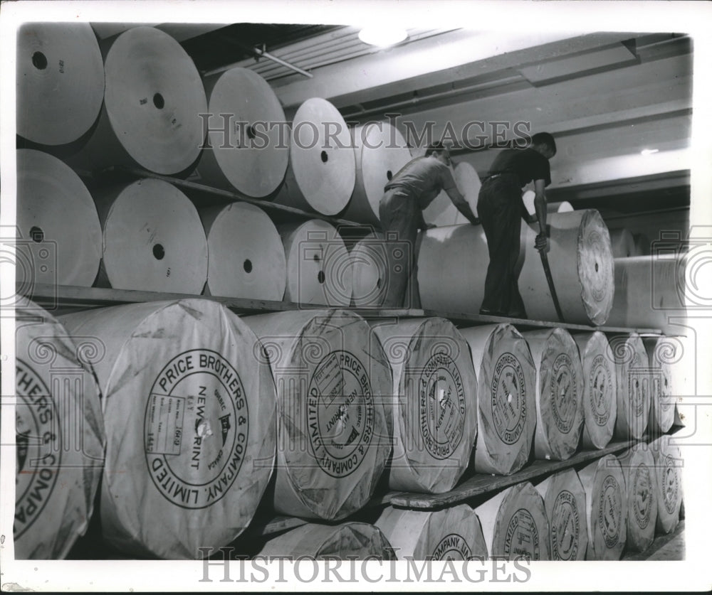 1954 Press Photo 900 tons of paper are kept in the Milwaukee Journal Building