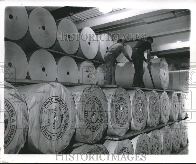 Load image into Gallery viewer, 1954 Press Photo 900 tons of paper are kept in the Milwaukee Journal Building
