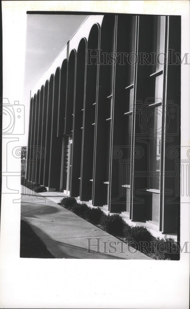 1962 Press Photo Side View of Red Carpet Inn Motel in Milwaukee, Wisconsin