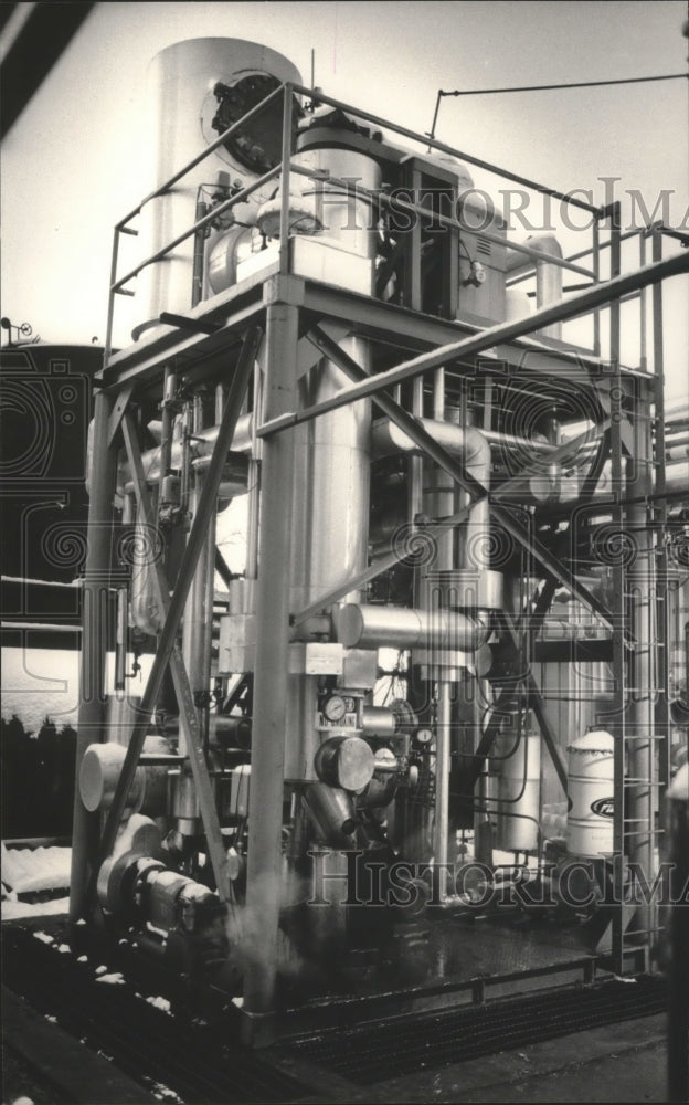 1983 Press Photo A Vacuum Separator at the Filmite plant in Wisconsin- Historic Images