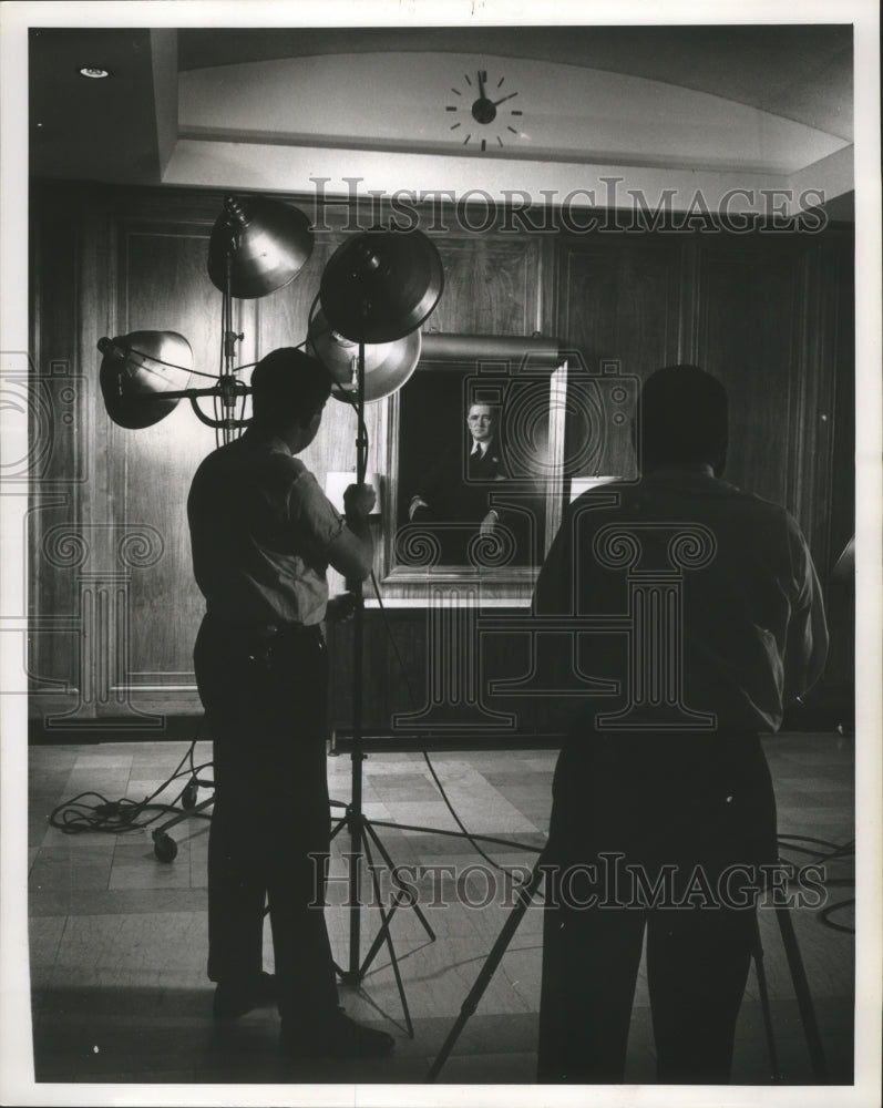 1963 Press Photo Fred Tonne &amp; Jim Meyer of Milwaukee Journal Photo Department- Historic Images