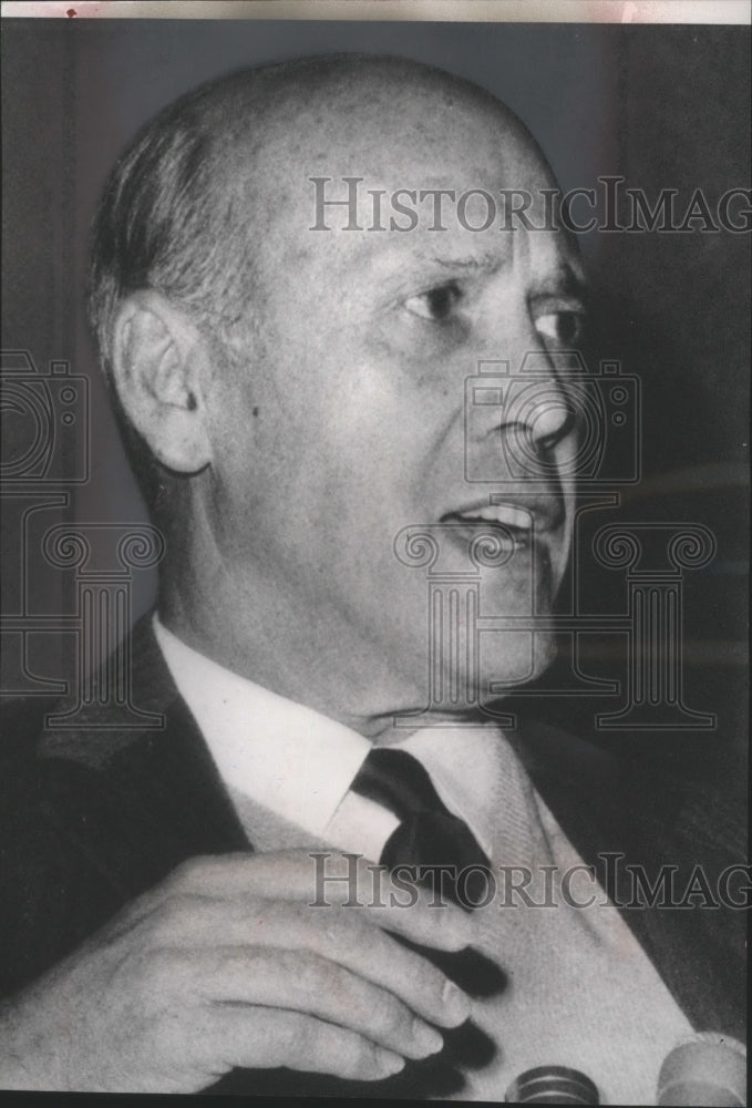 1966 Press Photo of Nathan Feinsinger Reporting on Transit Strike Negotiations- Historic Images