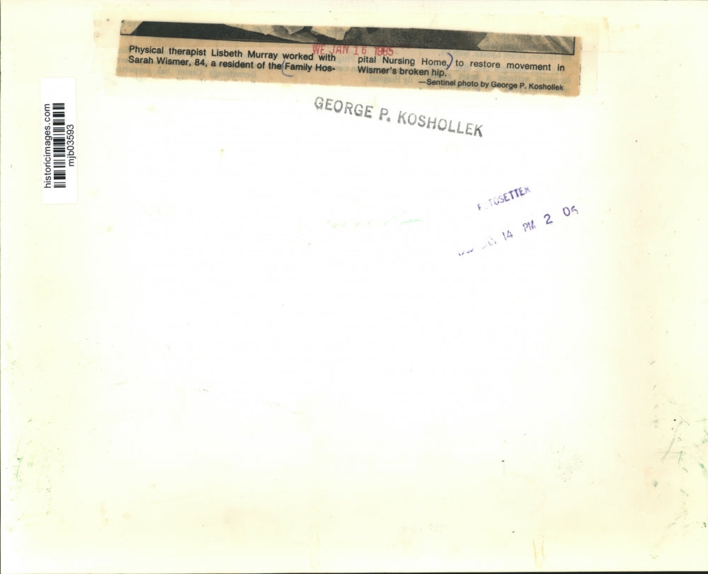 1985 Press Photo Therapy at Family Hospital Nursing Home, Milwaukee, WI