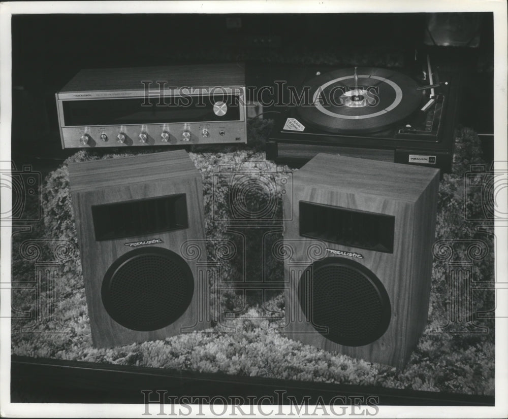 1978 Press Photo Phonograph Stereo Equipment on Display- Historic Images