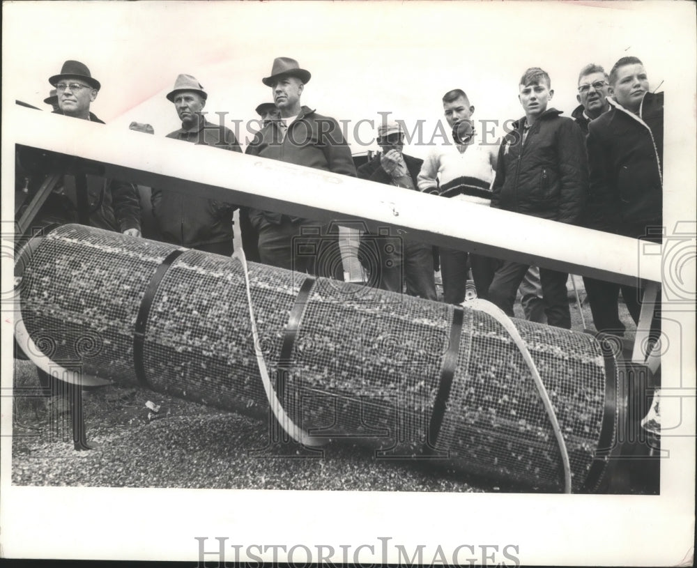 1967 Press Photo New machine at Wisconsin Farm Progress days at Lancaster- Historic Images