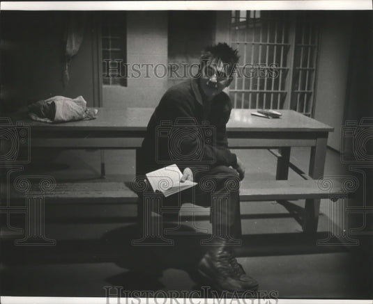 1972 Press Photo Howard Fairfield, The Phantom, in the Oconto County Jail- Historic Images