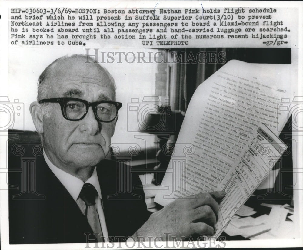 1969 Press Photo Boston attorney Nathan Pink with papers he plans to present- Historic Images