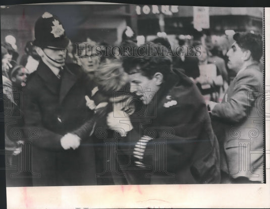 1965 Press Photo London England demonstrations in front of Rhodesia House- Historic Images
