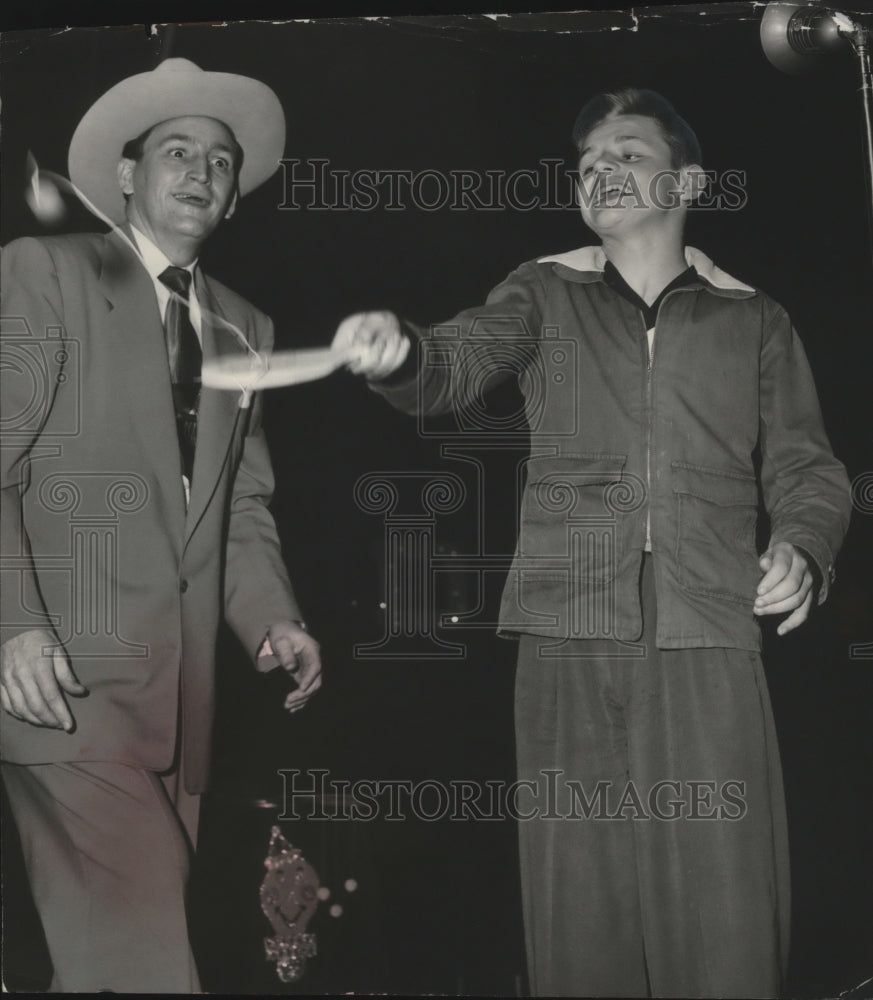 1951 Press Photo Randy Brown and John Luber at Newsboys Jamboree - mjb05495- Historic Images