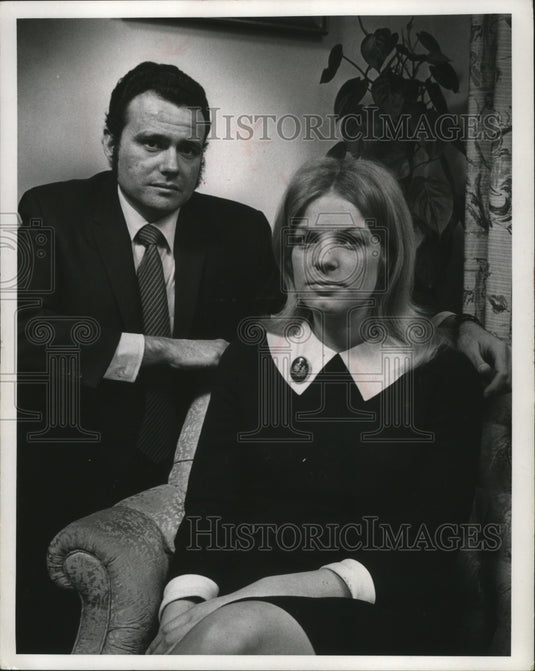 1971 Press Photo Author Ralph Adam Fine and his fiance Kay Prange - mjb05557