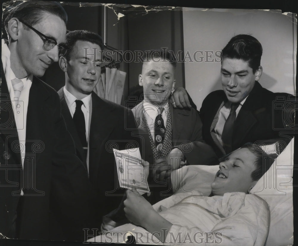 1955 Press Photo Journal Carriers Help Duncan Himes Who Was Shot Delivering- Historic Images