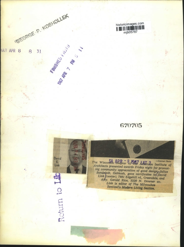 1967 Press Photo David Link, editor at Milwaukee Sentinel, receiving an award.