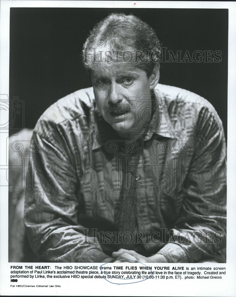 1989 Press Photo Paul Linke performing drama &quot;Time Flies When You&#39;re Alive&quot;- Historic Images