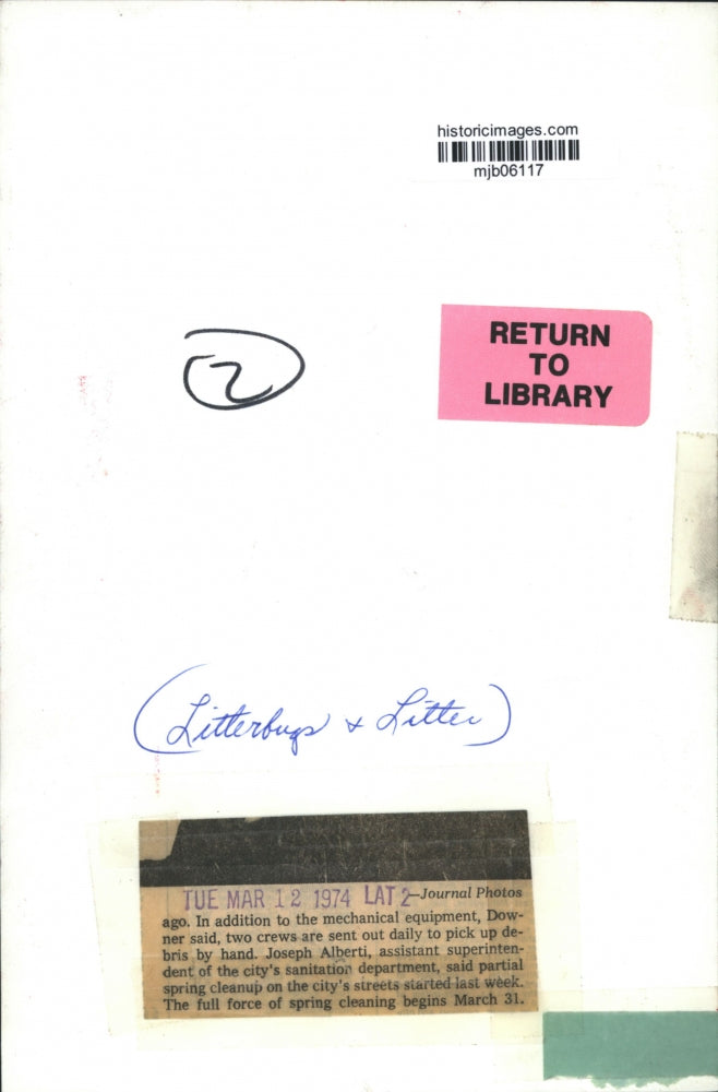 1974 Press Photo Litter lining the highway soon to be cleaned by spring cleaning