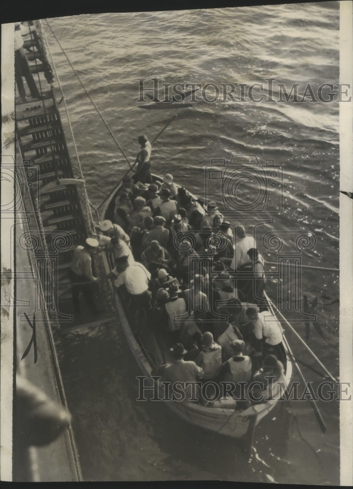 1929 Press Photo Residents of Milwaukee Rescued from Ship, President Garfield