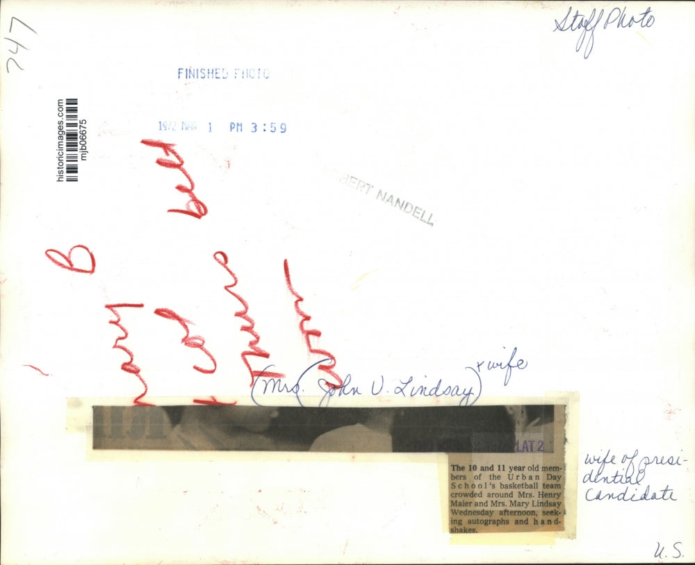 1972 Press Photo Mrs. Henry Maier, Mary Lindsay At Milwaukee Urban Day School