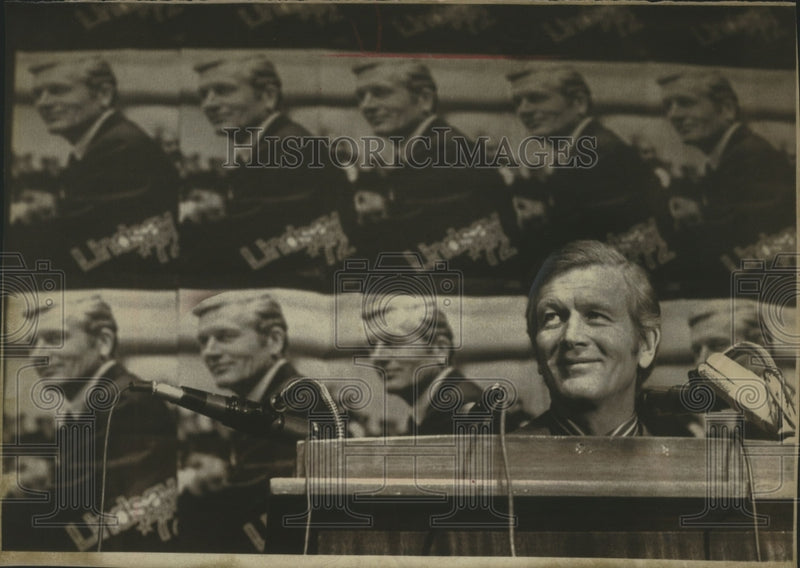 Load image into Gallery viewer, 1972 Press Photo New York Mayor John Lindsay talks to Wisconsin students
