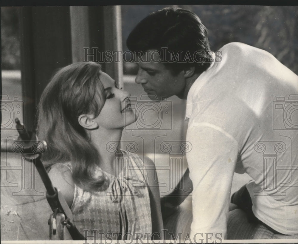 1966 Press Photo Pia Lindstrom and Jean Sorel in a kissing scene filmed in Rome