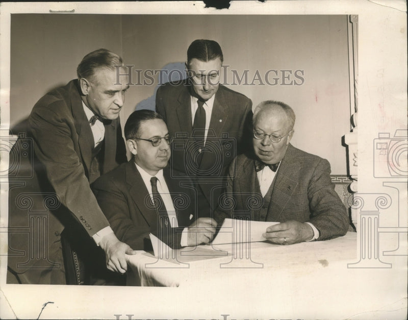 Load image into Gallery viewer, 1954 Press Photo Fred Loocke and others plan Boys' Clubs of America convention
