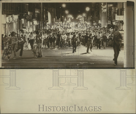 1974 Press Photo Protest to President Ford's pardon of Nixon, held in Madison
