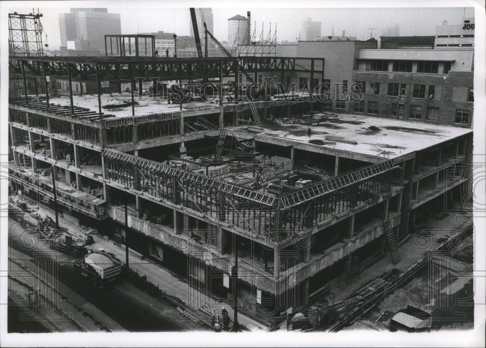 1961 Press Photo Aerial view, Construction of Milwaukee Journal Sentinel Bldg.- Historic Images