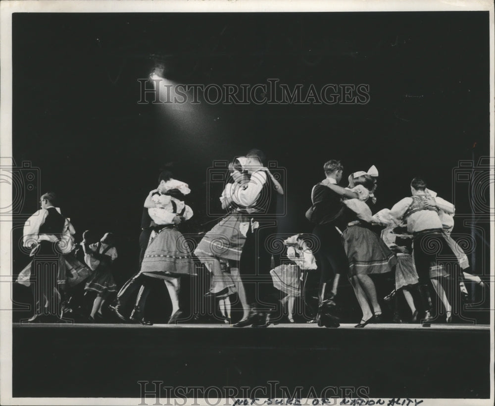 1966 Press Photo Serbian, Ukrainian and Basque dancers perform at Folk Fair- Historic Images