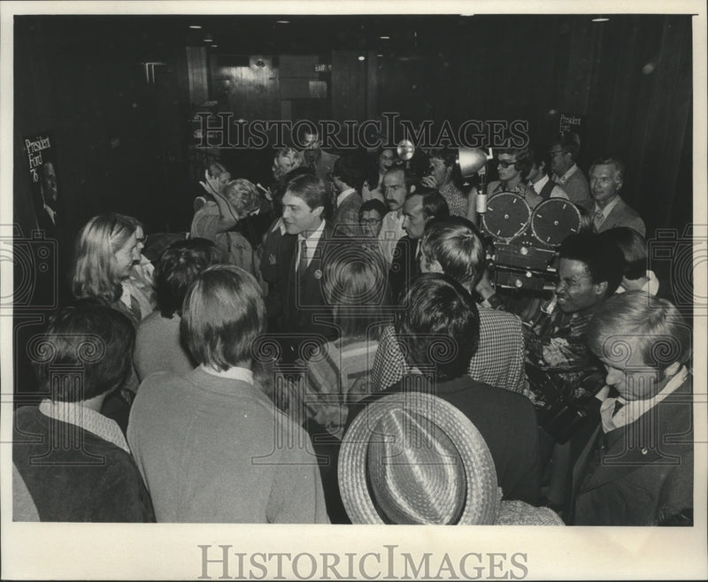 Load image into Gallery viewer, 1978 Press Photo President Ford's son Jack Ford opens campaign headquarters
