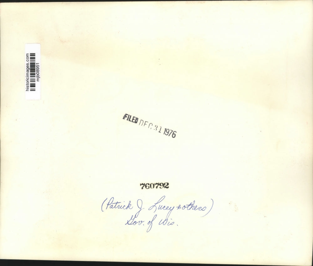 1976 Press Photo Patrick J. Lucey, Governor of Wisconsin, and a women in a car