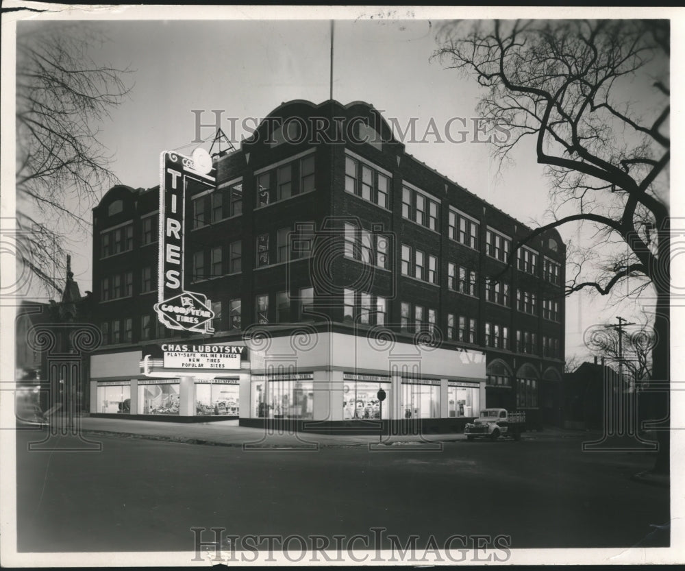 1968 Press Photo Lubotsky Tire building in Wisconsin before remodeling