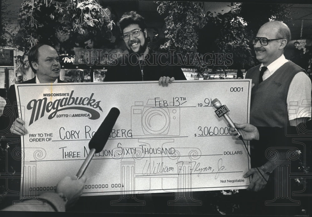 1991 Press Photo Cory Rozenberg a new lottery millionaire, Wisconsin.- Historic Images