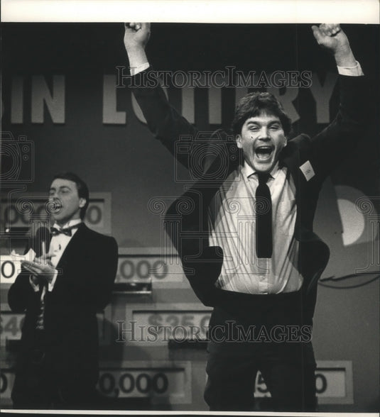 1989 Press Photo Loren Pientok Wins Million-dollar Wisconsin Lottery - mjb09873- Historic Images