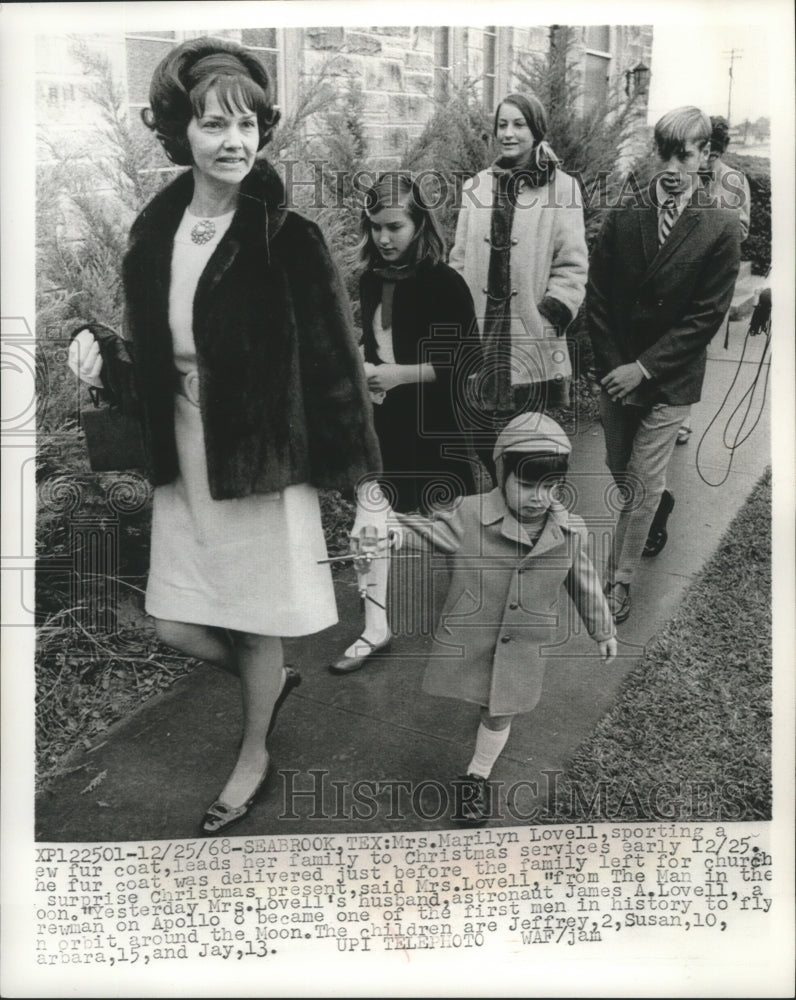 1968 Press Photo Marilyn Lovell Wife of Astronaut James Lovell With Her Children- Historic Images