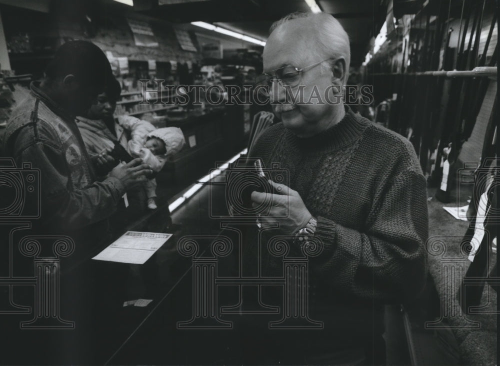 1994 Press Photo Bill Flintrop, Owner of Flintrop Arms Corp., West Milwaukee- Historic Images