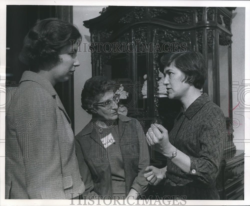 1964 Press Photo Mrs. Richard Miller, Mrs. Robert Krauskopsf and Phyllis Fleming- Historic Images