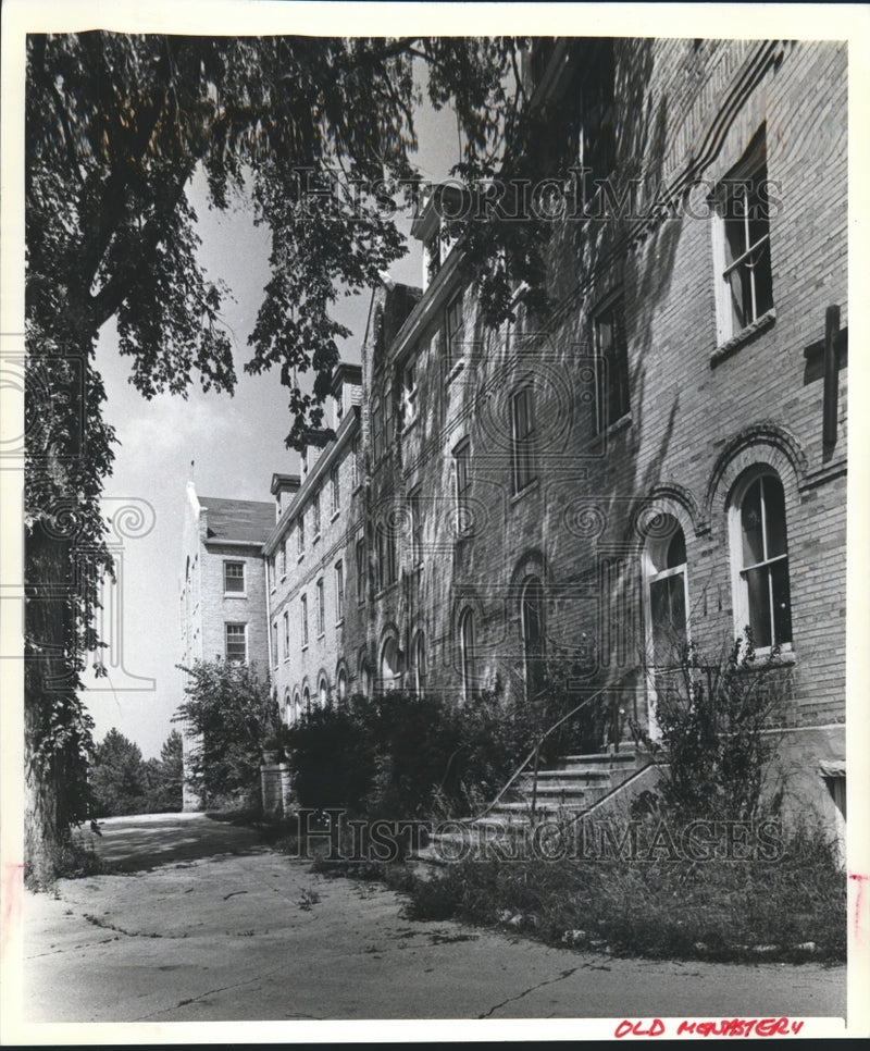 Load image into Gallery viewer, 1975 Press Photo Monastery building at Sacred Heart, Franklin, Wisconsin.
