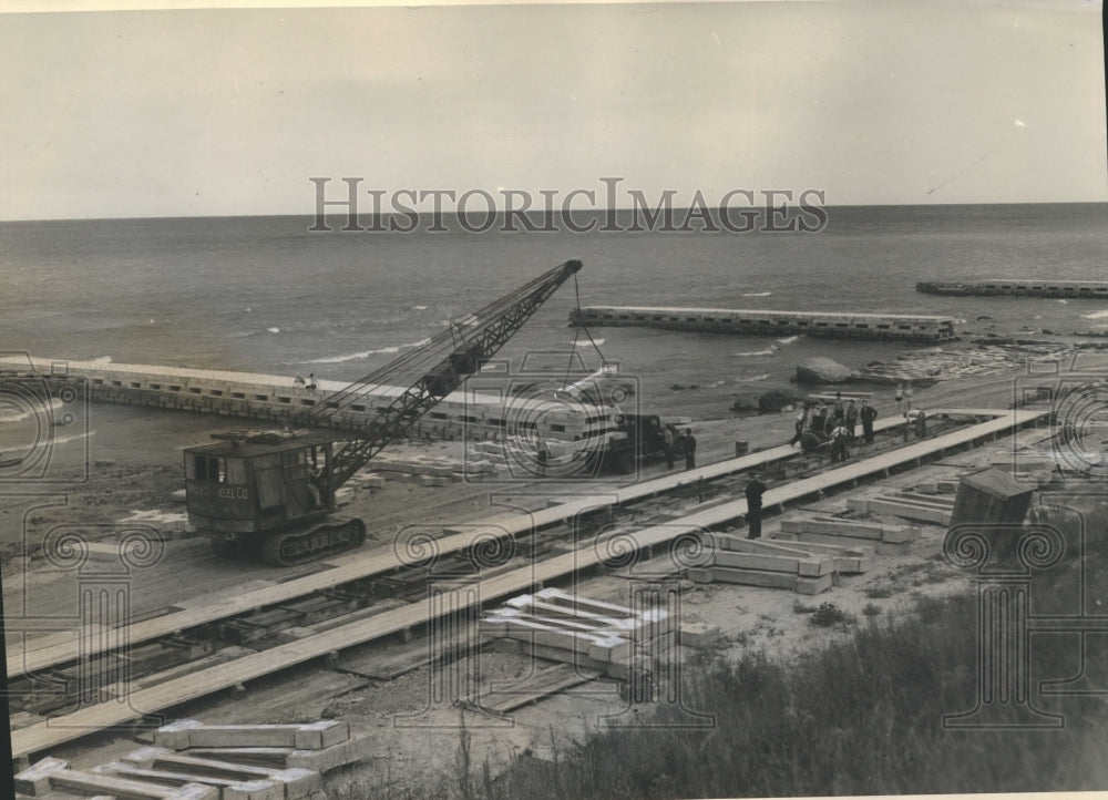 1934 Press Photo Concrete Jetties Being Built by CCC Workers at Sheridan Park