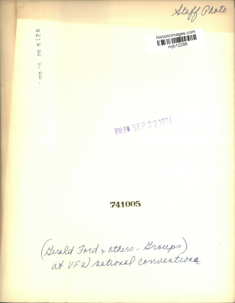 1974 Press Photo Gerald Ford speaking at VFW national convention - mjb12288