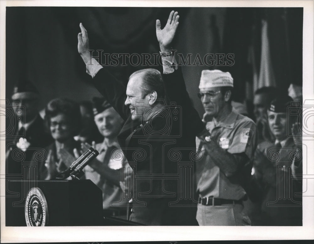 1974 Press Photo Gerald Ford at VFW national convention- Historic Images