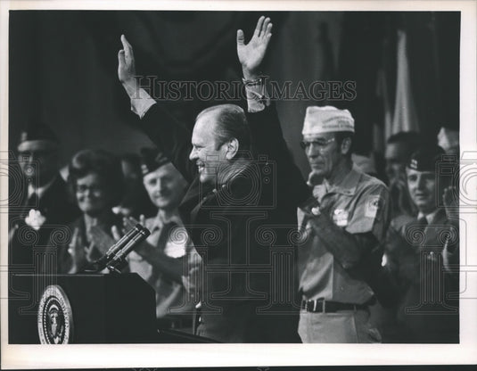 1974 Press Photo Gerald Ford at VFW national convention- Historic Images