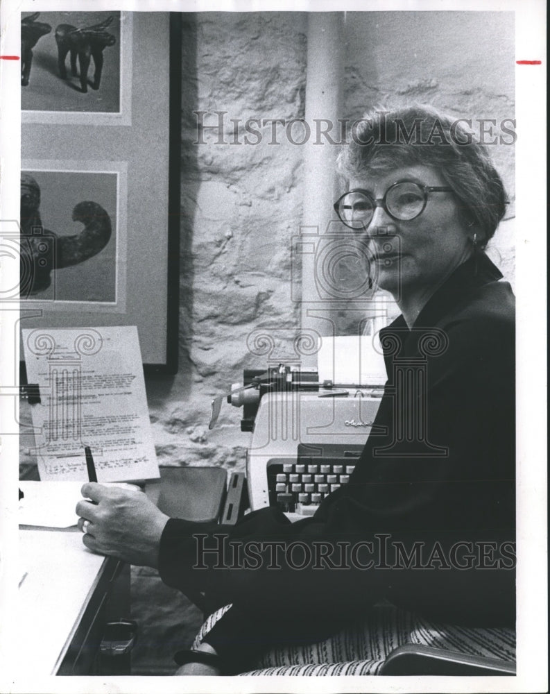 1974 Press Photo League of Women Voters Board of Director Member Betty MacDonald- Historic Images