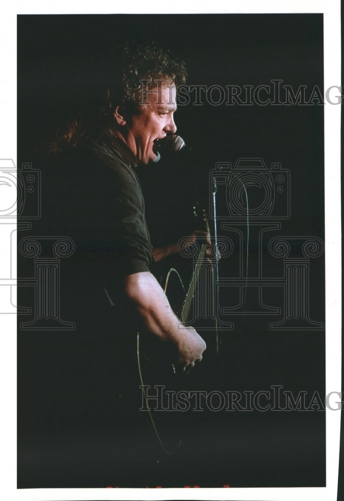 1994 Press Photo Pat McCurdy puts on an unusual but highly successful show- Historic Images