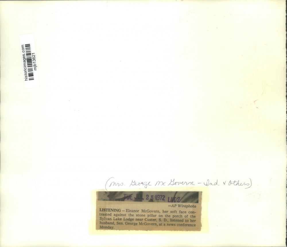 1972 Press Photo Eleanor McGovern Listens to Husband's Speech, near Custer, S.D.